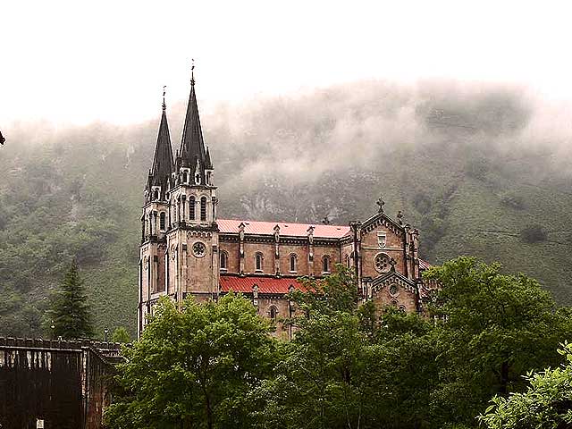 Basílica de Covadonga en Cangas de Onís